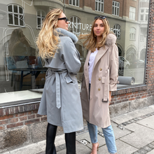 Load image into Gallery viewer, TRENCHCOAT // SAND