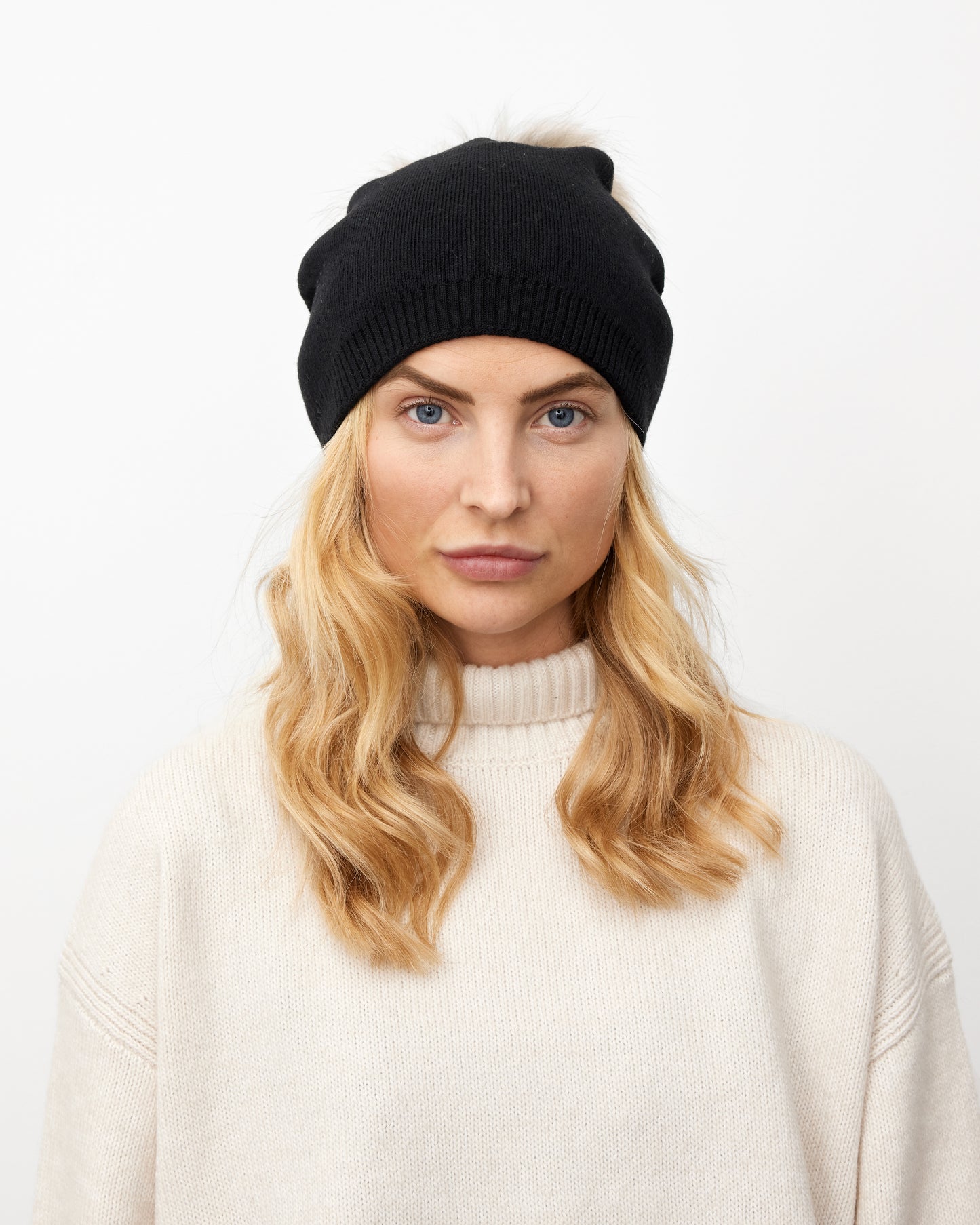 BEANIE PELSHUE // SORT