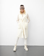 Load image into Gallery viewer, CASHMERE VEST // CREAM
