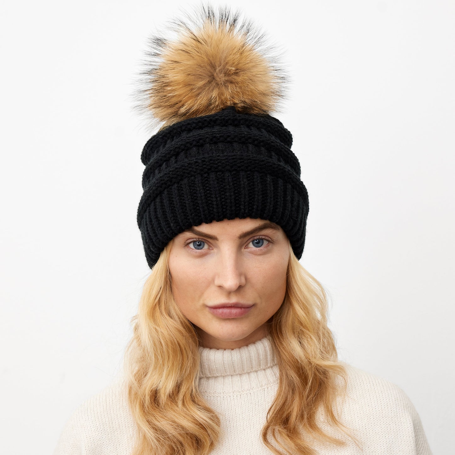 STRIKKET PELSHUE // BLACK