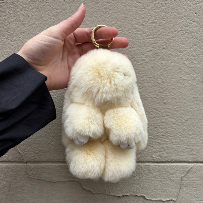 PELSNØGLERING BUNNY 18 CM // LIGHT YELLOW