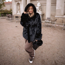 Load image into Gallery viewer, WILLOW JACKET // BLACK
