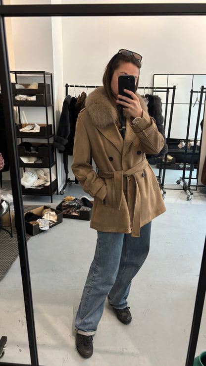 TRENCHCOAT SHORT // WARM SAND