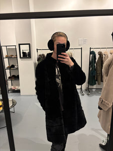 PELSJAKKE // BLACK (SALE)