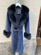 Load image into Gallery viewer, COCO // MIDNIGHT BLUE W. BLACK FUR
