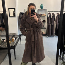 Load image into Gallery viewer, CRAWFORD COAT // DUSTY BROWN
