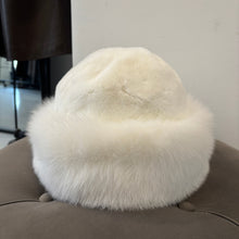 Load image into Gallery viewer, OLYMPIC FUR HAT // WHITE
