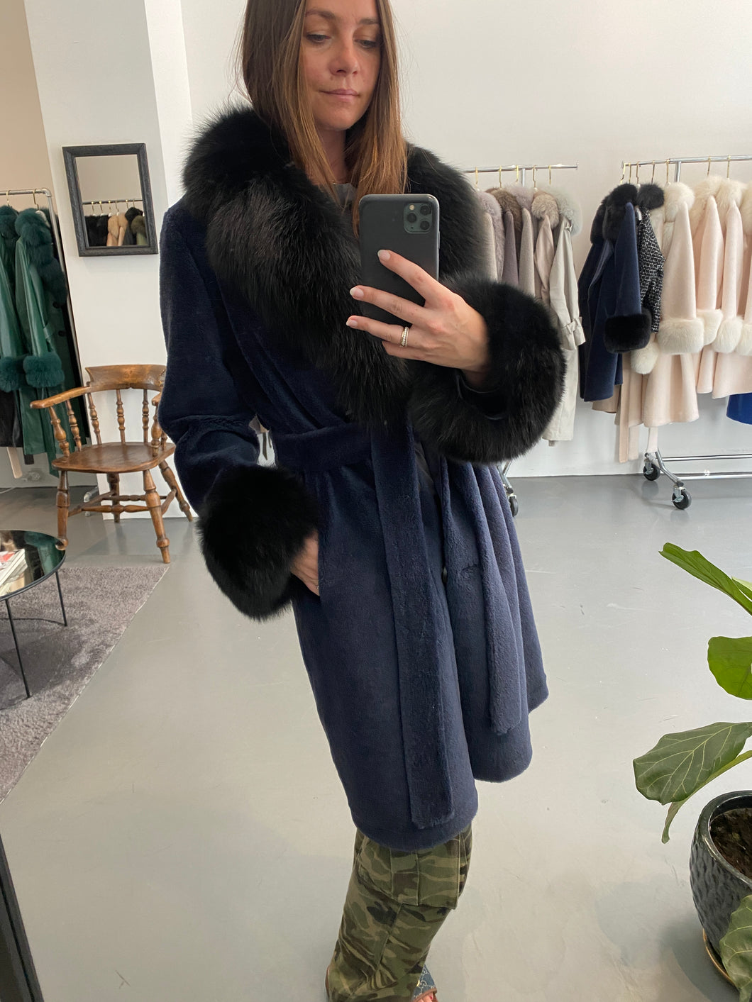 COCO // MIDNIGHT BLUE W. BLACK FUR
