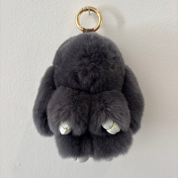PELSNØGLERING BUNNY (M) // DARK GREY