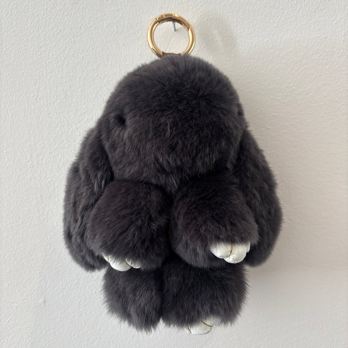 PELSNØGLERING BUNNY (L) // DARK GREY