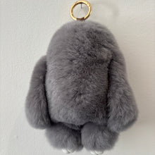 Load image into Gallery viewer, PELSNØGLERING BUNNY (L) // IRON GREY
