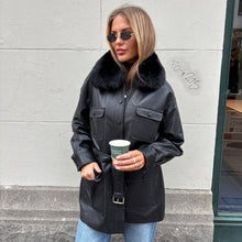 Load image into Gallery viewer, STELLA JACKET // BLACK LEATHER
