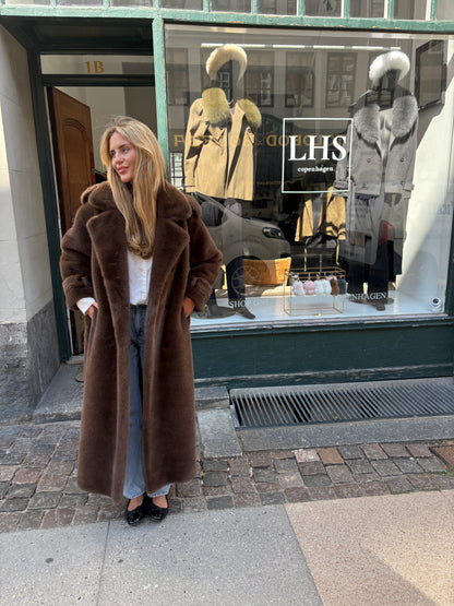 CRAWFORD COAT // DARK BROWN