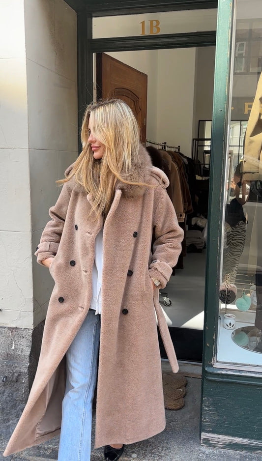 CRAWFORD COAT // BEIGE