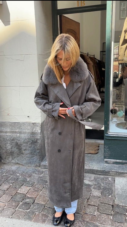 TRENCHCOAT // GREY