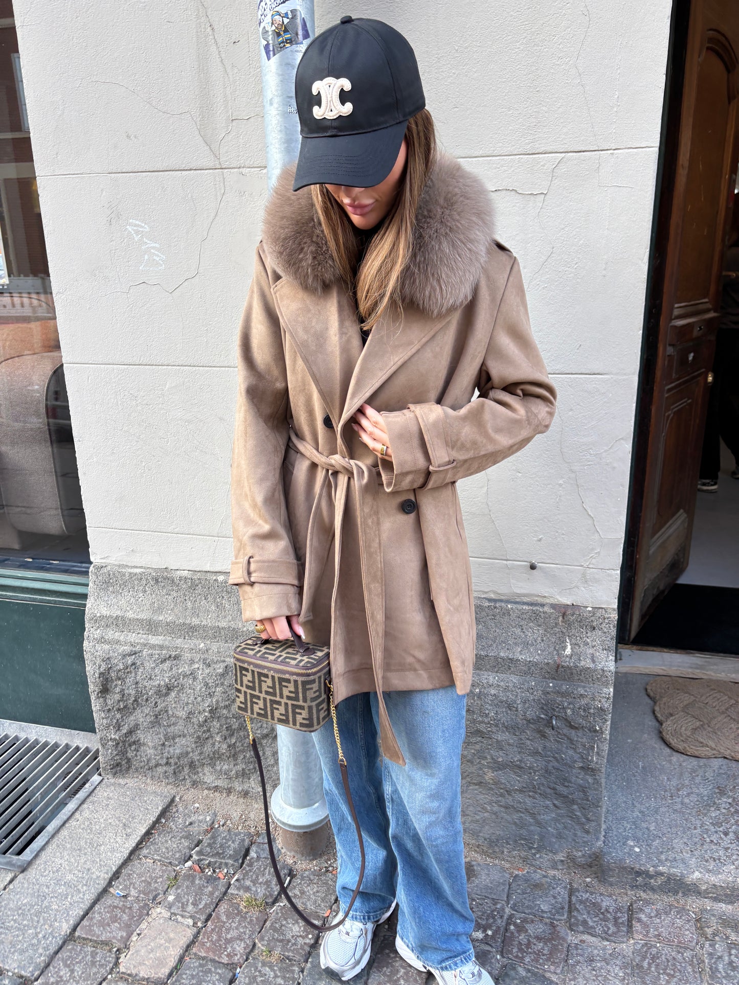 TRENCHCOAT SHORT // WARM SAND