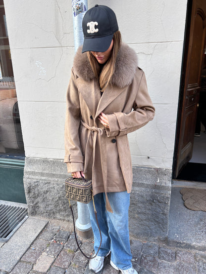 TRENCHCOAT SHORT // WARM SAND