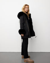 Load image into Gallery viewer, PARKA JAKKE // SORT
