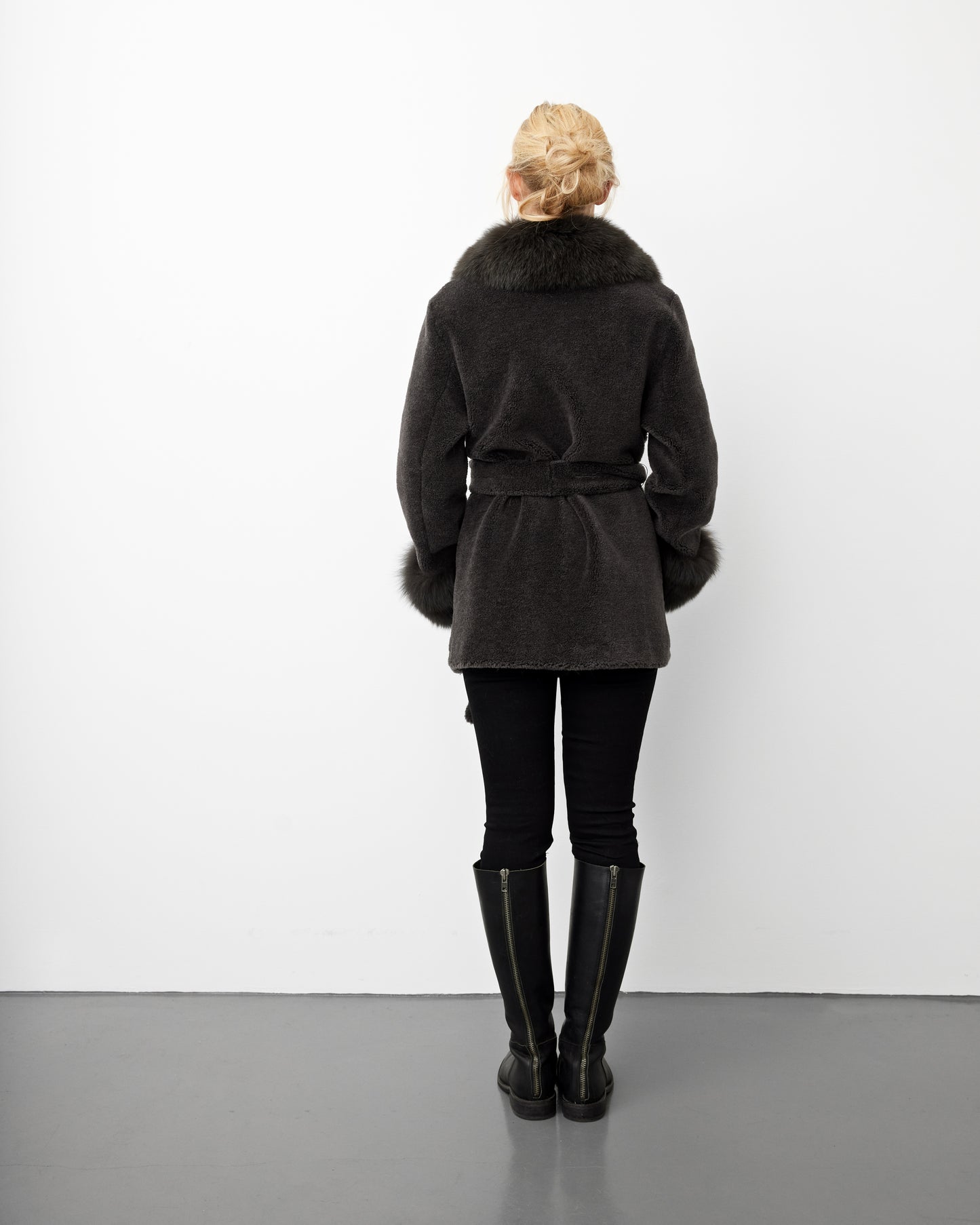 TEDDY SHORT // DARK GREY