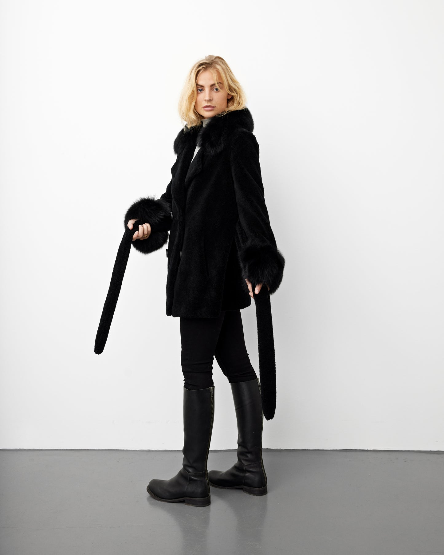 TEDDY SHORT // BLACK