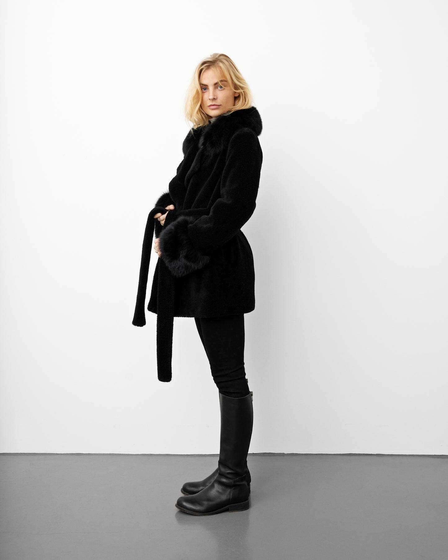 TEDDY SHORT // BLACK