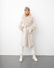 Load image into Gallery viewer, CASHMERE COAT // NUDE
