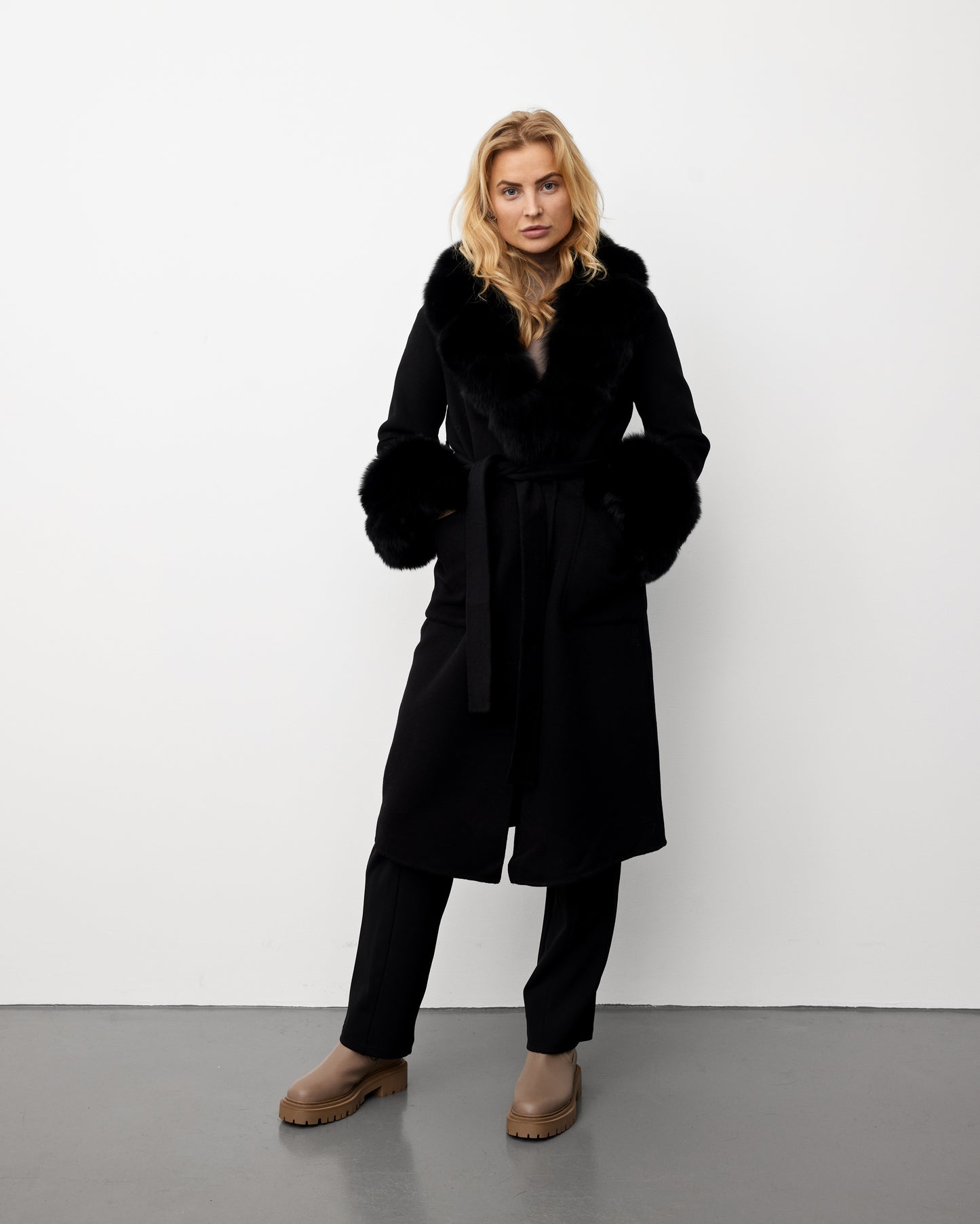 CASHMERE COAT // BLACK