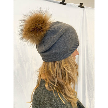 BEANIE PELSHUE // MØRKEGRÅ