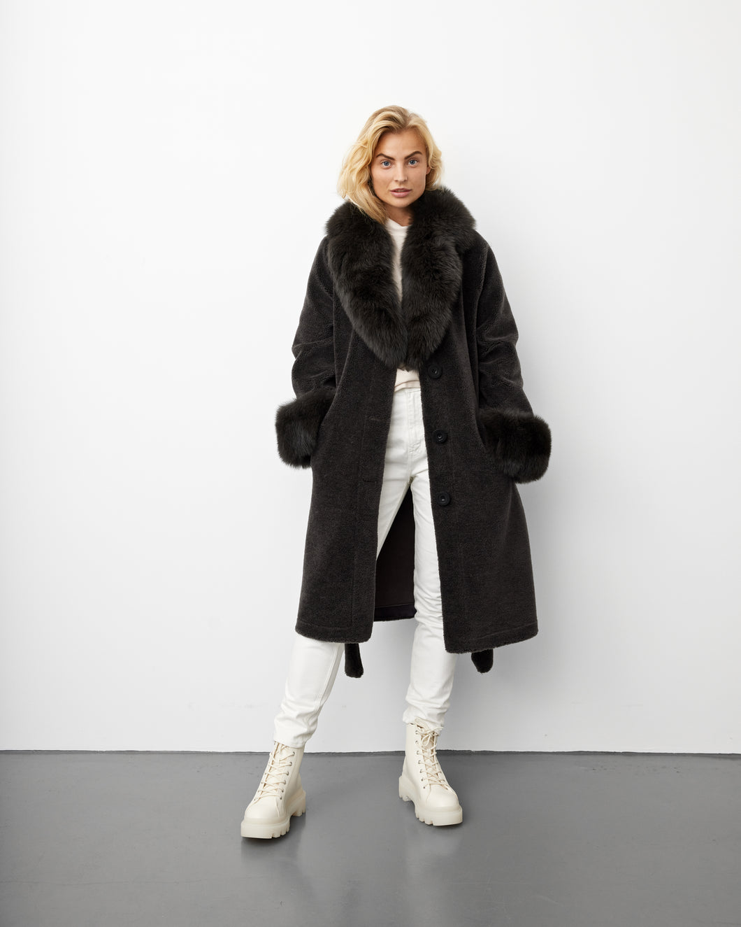 COCO // MØRKEGRÅ