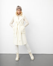 Load image into Gallery viewer, CASHMERE VEST // CREAM
