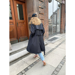 TRENCHCOAT // BLACK