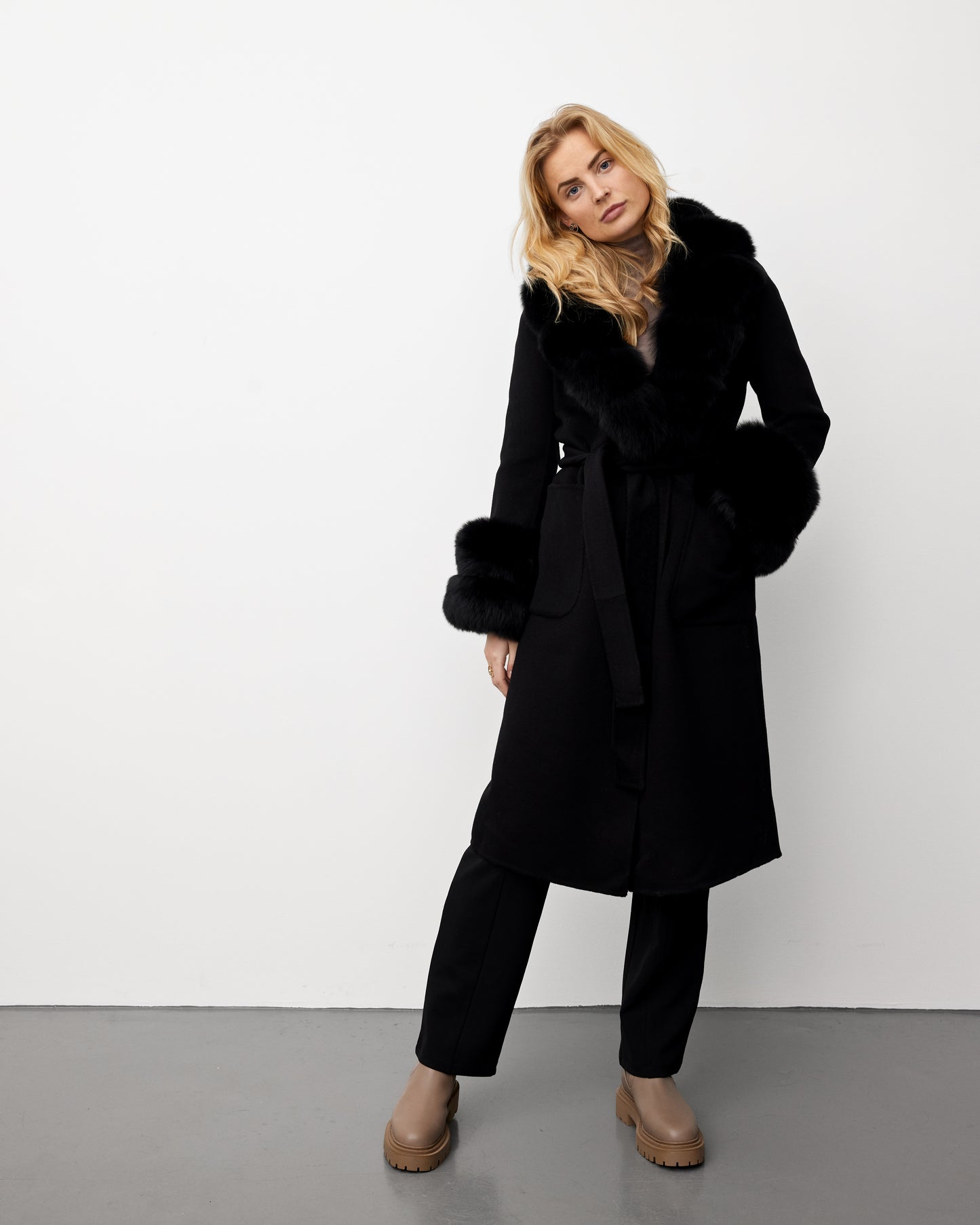 CASHMERE COAT // BLACK