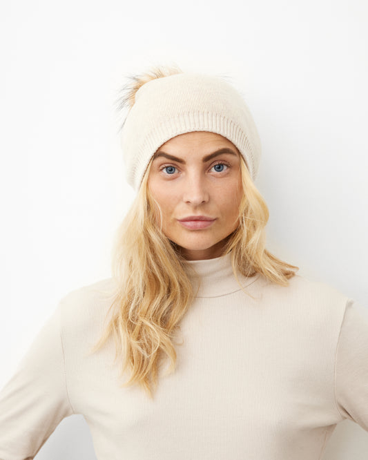 BEANIE PELSHUE // BEIGE