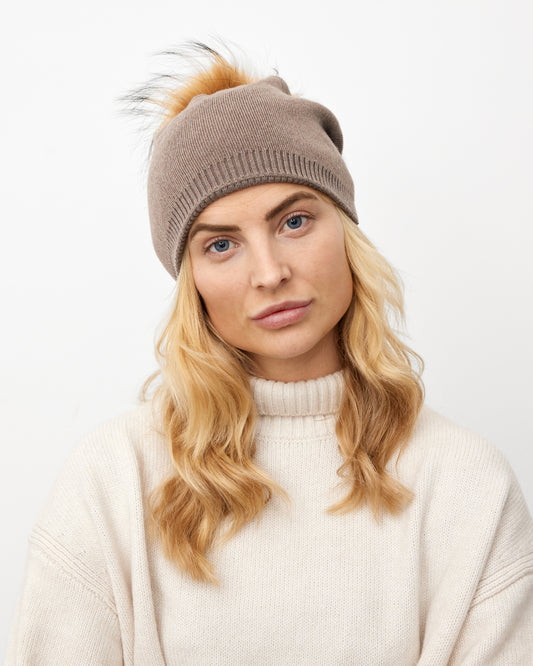 BEANIE PELSHUE // BROWN
