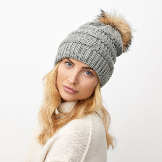 STRIKKET PELSHUE // GREY