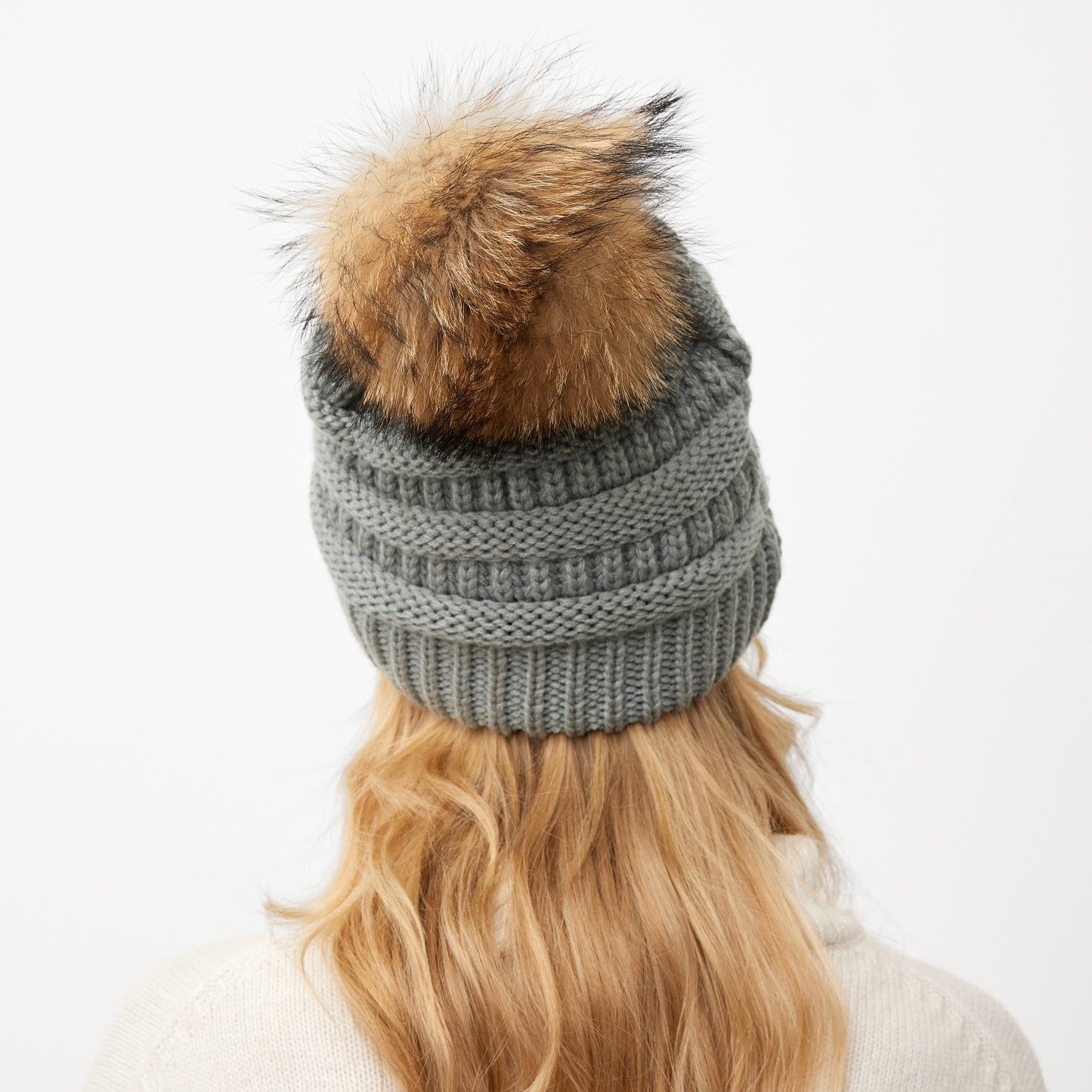 STRIKKET PELSHUE // GREY